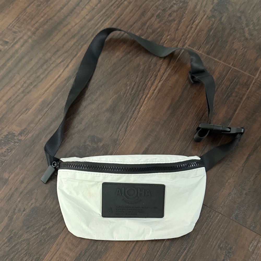 ALOHA Collection White and Black Belt Bag